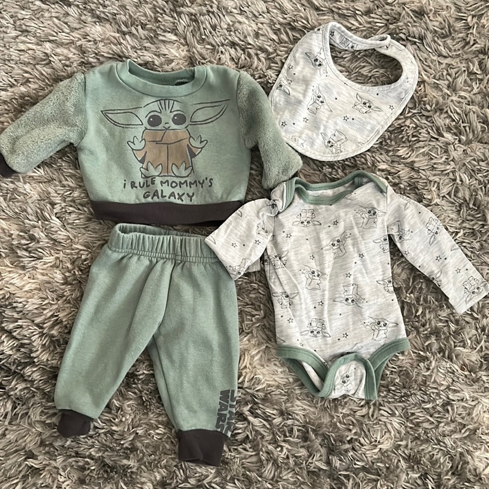 NB only worn once!  Heavier sweatpants outfit very soft!